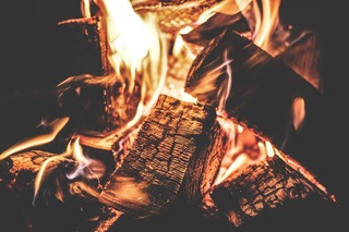 b_campfire-1853835_1920.jpg